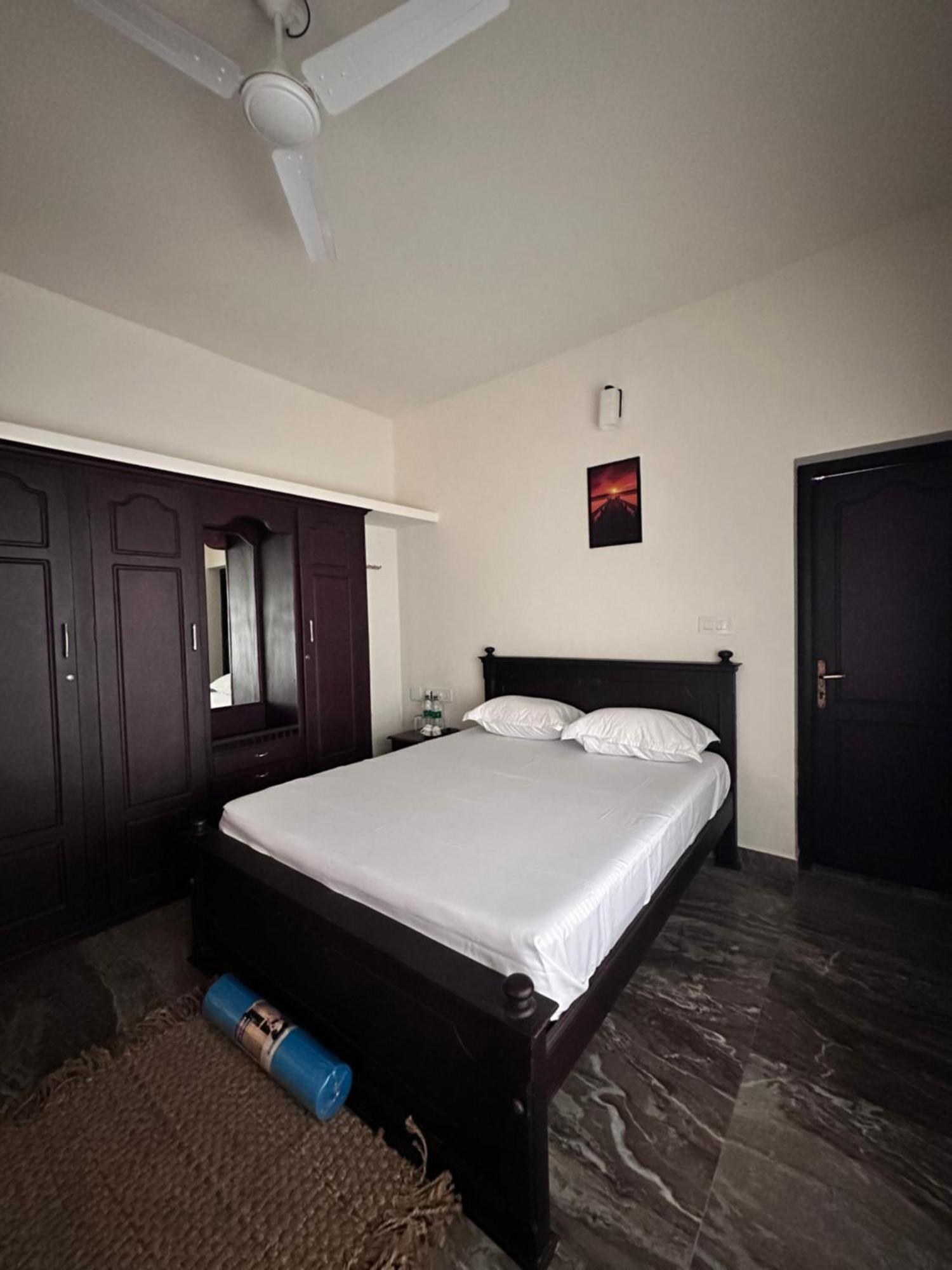 Daffodils Inn Alappuzha Buitenkant foto