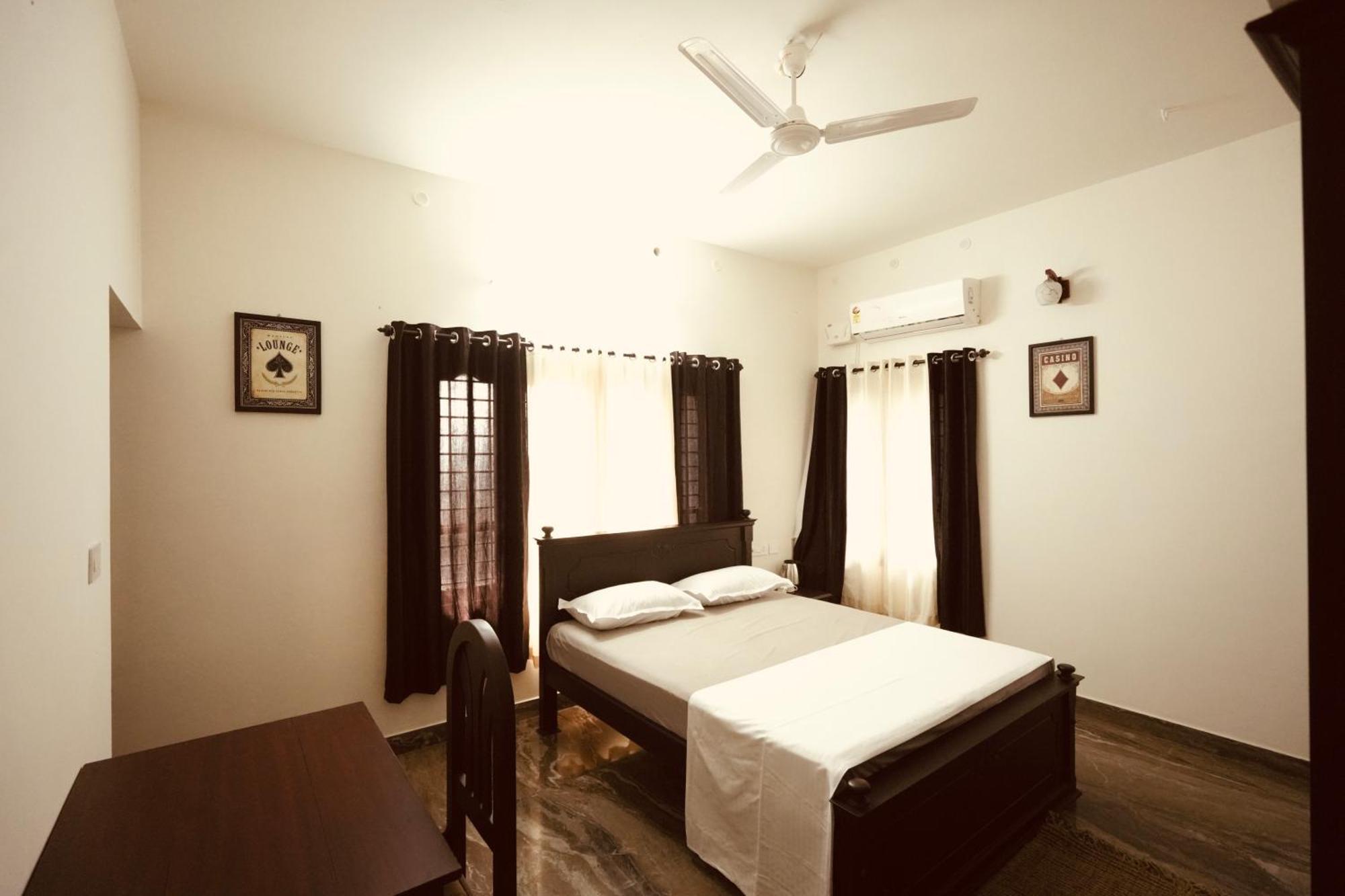 Daffodils Inn Alappuzha Buitenkant foto