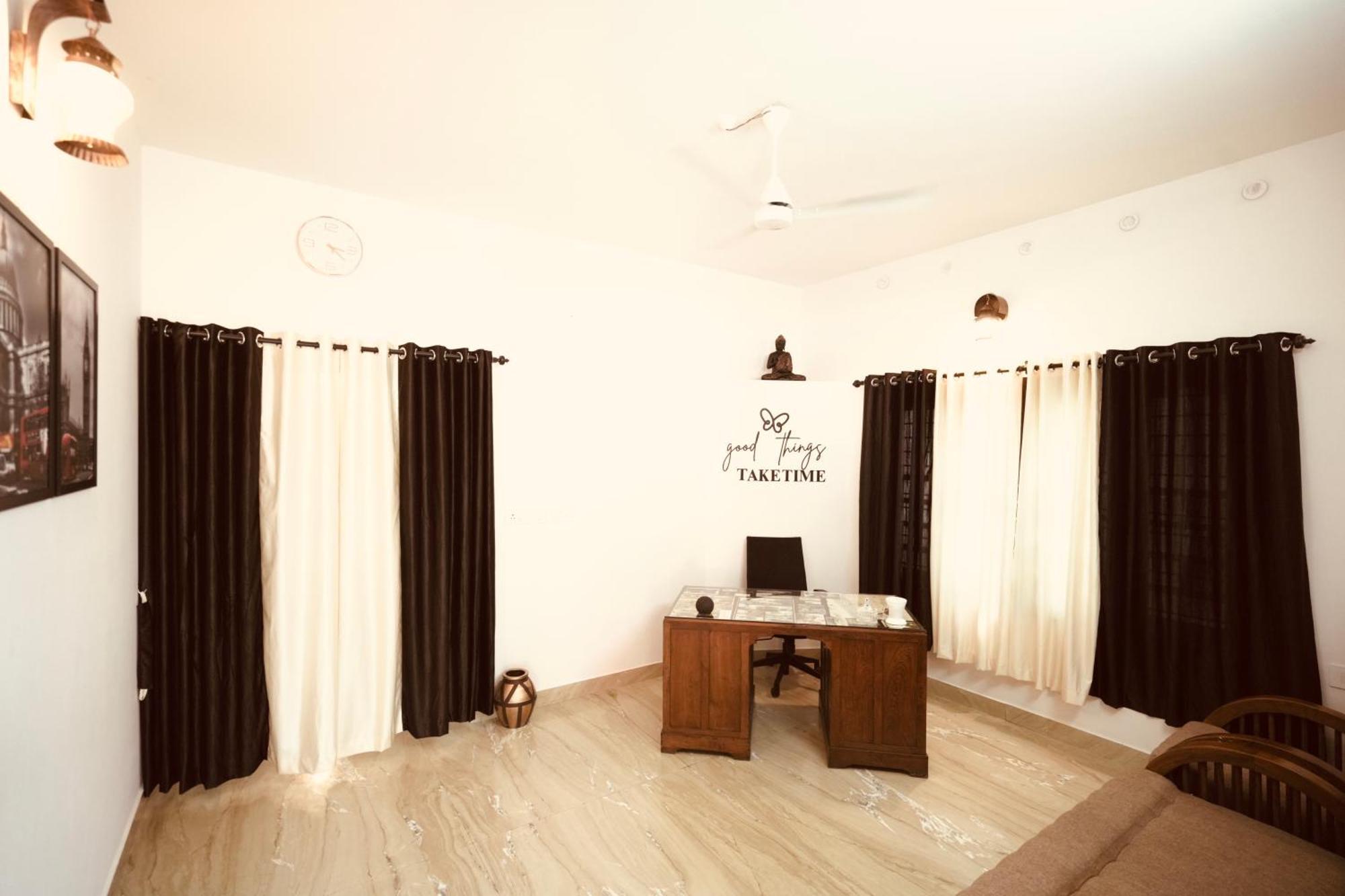 Daffodils Inn Alappuzha Buitenkant foto