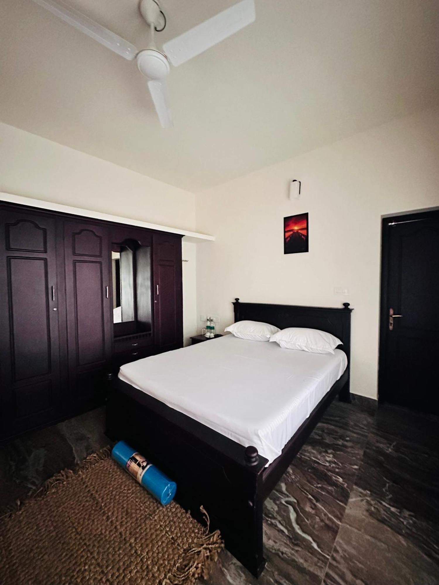 Daffodils Inn Alappuzha Buitenkant foto
