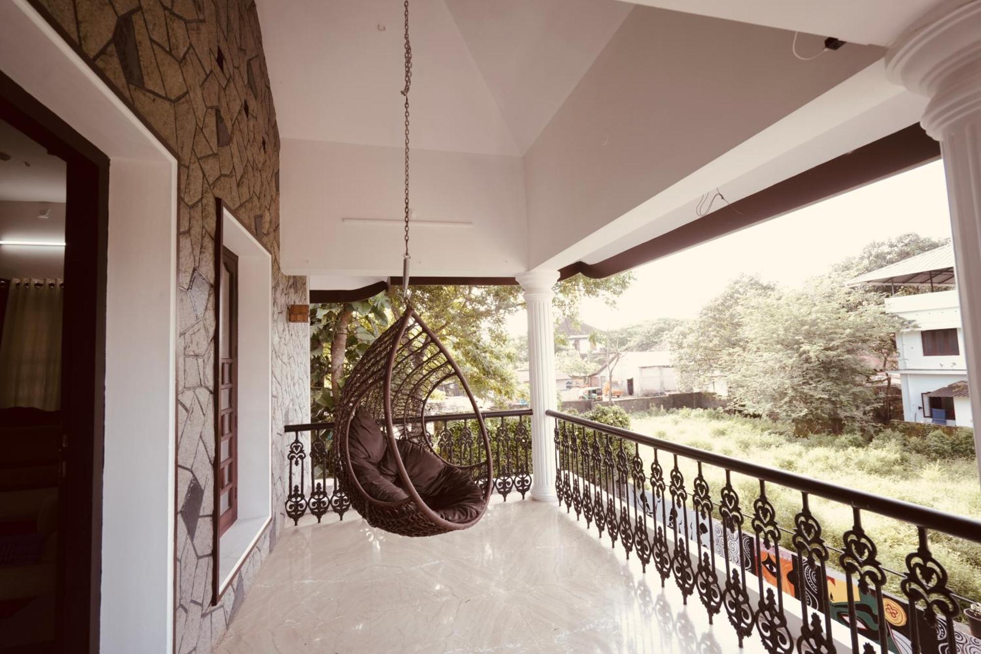 Daffodils Inn Alappuzha Buitenkant foto