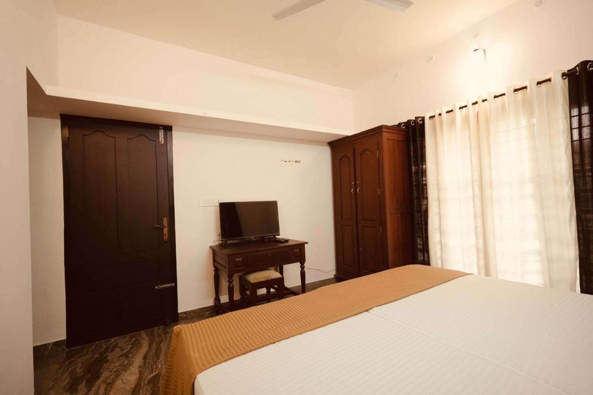 Daffodils Inn Alappuzha Buitenkant foto